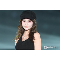 美人YouTuber、前髪なし＆美肩チラリで印象ガラリ「クール系も似合う」「カッコ可愛い」と絶賛の声