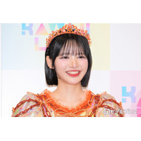 FRUITS ZIPPER鎮西寿々歌、すっぴん×黒縁メガネ姿に絶賛の声「圧倒的透明感」「大人っぽくて知的」