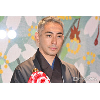 市川團十郎、息子・勸玄の笑顔ショット披露「麻央さんに似てる」「素敵な親子」と話題