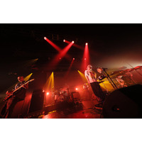 次世代バンドChevon×Kroi、ジャンル超えた熱狂ステージで観客魅了 ツーマンライブ開催【MUSIC AWARDS JAPAN WEEK SPECIAL LIVE】