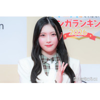 櫻坂46谷口愛季、ベージュのスカートから美脚チラリ「脚長すぎてびっくりした」「着こなしが神」の声