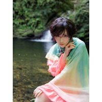 生駒里奈、10年ぶり写真集決定 芸能生活15周年記念で舞台は奄美大島【ルリカケス】