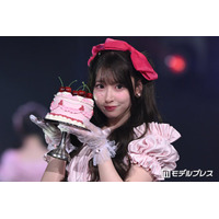 CUTIE STREET桜庭遥花、リボン映える甘めガーリー ケーキ手に愛らしさ溢れる表情【オキコレ2026】
