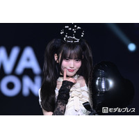 CUTIE STREET真鍋凪咲、王冠×変形ドレス着こなす「似合いすぎ」「かっこいい」と反響【オキコレ2026】