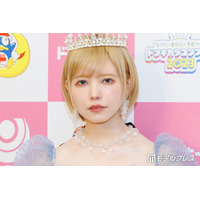 益若つばさ、辻希美のサプライズバースデーパーティー公開 豪華料理に「ケーキでかくてデザインもすごい」「見たことないものばかり」の声