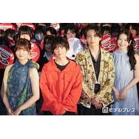 板垣李光人・綱啓永・吉川愛・ME:I MOMONAら、高校にサプライズ登場で420人の生徒が熱狂 学生時代の“恐怖体験”トーク【口に関するアンケート】