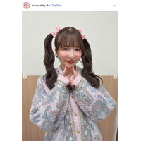 大食い女王・もえのあずき、美脚際立つサッカーユニフォーム姿にファン悶絶「サイズ感が可愛い」「奇跡のスタイル」