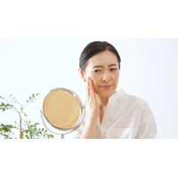 「炎天下で見苦しい！」アラフォーの「夏のオバ見え」を加速する危険コスメとは【猛暑日編】