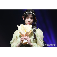 「今日好き」秋山みづき、美腕＆タトゥーシールのぞくキャミ姿公開「大人っぽくて可愛い」「ビジュ最強」と反響