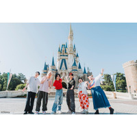 Mrs. GREEN APPLE「テレビ×ミセス」東京ディズニーリゾートでコラボイベント＆びしょ濡れアトラクション満喫 これからの夢語る貴重トークも