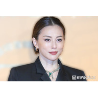 米倉涼子、バレエ衣装姿で美デコルテ際立つ「ため息が出るほど美しい」「一瞬で世界観に引き込まれそう」と反響