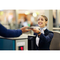 45歳、手取り21万円、「道ならぬ恋」歴10年…。航空会社スタッフが見た地獄とは