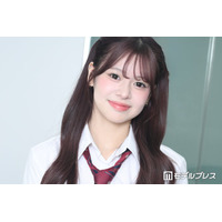 米澤りあ、ロンT×ロングブーツから美脚スラリ「スタイル良くて憧れる」「大人っぽい」と反響