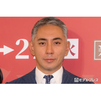 市川團十郎、長男・勸玄の取材中ショット公開「どんどんお父さんに似てきてる」「すっかり美青年」と反響