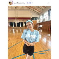 「今日好き」雨宮未苺（みるき）、浜辺に寝そべる白ビキニ姿公開「理想の美ボディ」「また一段と綺麗になってる」と反響