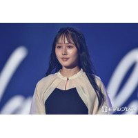 人気YouTuber鹿の間、美スタイル輝くビキニ姿に反響「マーメイドみたい」「ウエスト細すぎる」