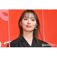内田理央、ビキニ×デニムで抜群スタイル披露「見惚れちゃう」「引き締まっててカッコいい」と悶絶の声