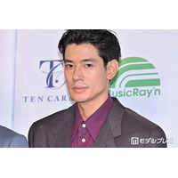 中島歩、ぱっつん前髪×メガネの劇的イメチェンに反響続々「別人級」「似合うのすごい」