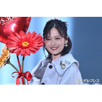 山下美月、ミニ丈×シルバーブーツで美脚披露「スタイル良すぎ」「可愛すぎる」と反響【TGC2026A/W】