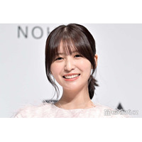 長濱ねる、色白美脚際立つルームウェア姿披露に反響「ドキドキするほど可愛い」「脚が綺麗すぎる」の声