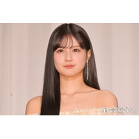 元乃木坂46中村麗乃、スタイル際立つミニドレス＆透けタイツ姿披露「可愛すぎて言葉にならない」「破壊力抜群ですね」の声