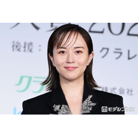 比嘉愛未、祖母を顔出し公開「おちゃめで可愛い」「素敵な関係」と反響