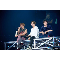NEWS、ファンとのコール＆レスポンス・「KMK」あいうえお作文・オリジナルソング…三者三様の表現で愛伝える【メンバー挨拶】