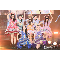 CANDY TUNE、ミニブーケ手にランウェイ＆客席に投げる 豪華2曲披露に歓声【TGC北九州2026】