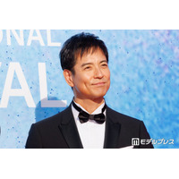 沢村一樹、息子2人との家族ショット公開「イケメンだらけで眼福」「お店にいたら見とれてしまう」と反響