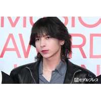 STARGLOW・ADAM、黒髪→金髪に劇的イメチェン「おとぎ話の王子様みたい」「ビジュアル最強」と絶賛の声と絶賛の声