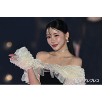 YouTube登録者数62万人超美女「購入から半年」ようやく納車された愛車での写真公開「買った動機が素敵すぎる」「センス抜群」