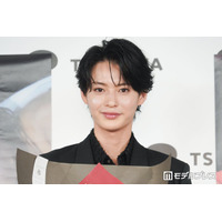 “革命的美男子”冬野心央、1st写真集で美貌披露 ポイントは「目・鼻・口」【Butterfly】