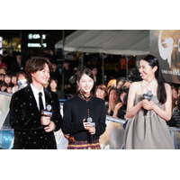 浜辺美波、“先輩”長澤まさみとレッドカーペット「どんなイベントよりも緊張しています」