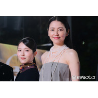 浜辺美波＆長澤まさみ、華やかドレス姿でレカペ降臨 “事務所の先輩”長澤との共演に浜辺が緊張「めちゃくちゃ噛みました」【ゴジラ-0.0】