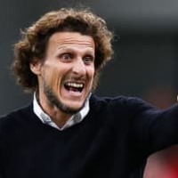 フォルラン監督、「たった9試合」で解雇