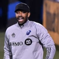 Mr.クールだったアンリ、監督になるとこんなにキレる