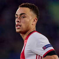 バルセロナ、20歳の米国人S・デストを獲得！26億円で