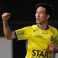 こりゃすげぇ！小林祐希、カタールで「魔球ドライブボレー」を叩き込む