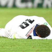 怪我のネイマール、涙の訴え…「どれだけ耐えればいいのか」