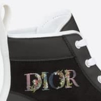 「花びらカワイイっしょ」 内田篤人、土居聖真と買いに行った“DIOR スニーカー”の値段がスゴい