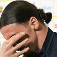 「息子に泣かれた…」 イブラヒモヴィッチ、会見で涙…愛息の話で泣いてしまう