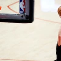 すごすぎて意味不明！ 元レアル・マドリーのNBAスター、足技からの“裏シュート”が神レベル