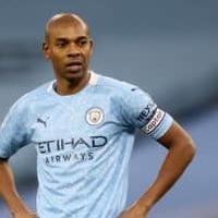 「プレミア最悪級の汚さ」 フェルナンジーニョ、マウントの顔面踏みつけ疑惑