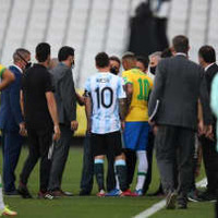 前代未聞…ブラジル対アルゼンチン戦、コロナ規則違反で試合中に警察突入