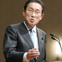 東京都内のホテルで講演する岸田首相＝23日午後（代表撮影）