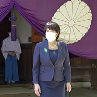 昨年4月、春季例大祭に合わせ靖国神社を参拝した高市前総務相＝東京・九段北