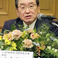 記者会見する経団連の十倉雅和会長＝9日午後、福岡市