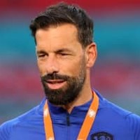 堂安律のPSV、あの英雄級ストライカーが監督就任か