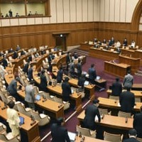 IRの事業内容をまとめた区域整備計画を賛成多数で承認した大阪市議会＝29日午後