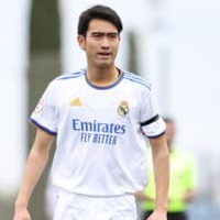 レアルMF中井卓大、「人生初」のゴールを決める！“美FK”がこれ